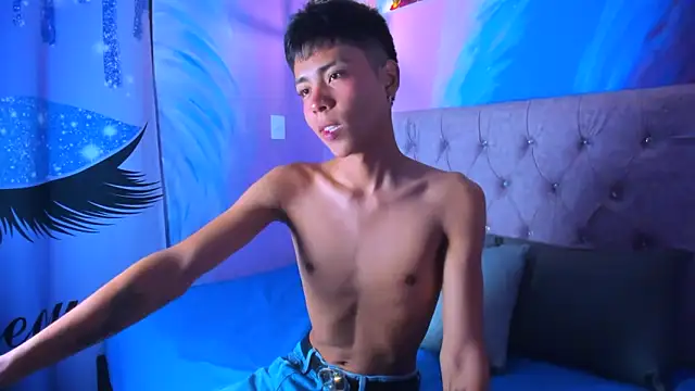 MaxiWildd online show from December 2025 01:06:01 PM