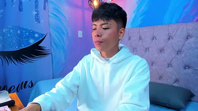 MaxiWildd online show from March 2026 12:54:01 PM