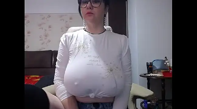 Snapshot of Mary_x chatting on February 2025 06:51:02 AM Mary x online show from February 2025 06:51:02 AM