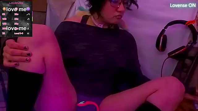 Ftm Bunny online show from December 2025 01:18:02 PM