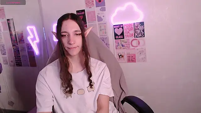 SilverMuse online show from February 2026 09:40:02 PM