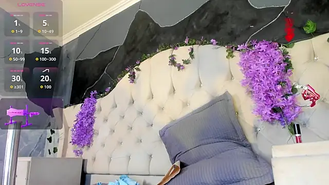 Snapshot of AmbarFoxx_ chatting on June 2026 09:14:01 AM AmbarFoxx online show from June 2026 09:14:01 AM