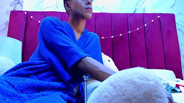 Snapshot of PrincePoppy chatting on December 2025 08:37:02 PM PrincePoppy online show from December 2025 08:37:02 PM