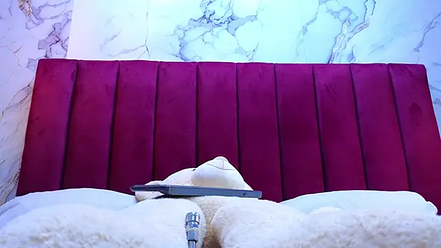 Snapshot of PrincePoppy chatting on December 2025 04:25:02 PM PrincePoppy online show from December 2025 04:25:02 PM