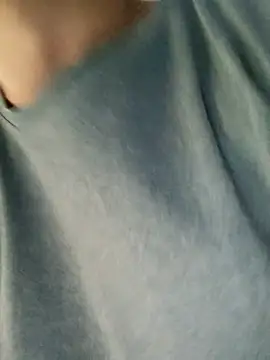 Bradd 32 online show from November 2025 05:15:01 PM