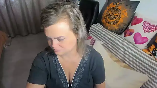 MildMature online show from September 2025 11:32:02 PM