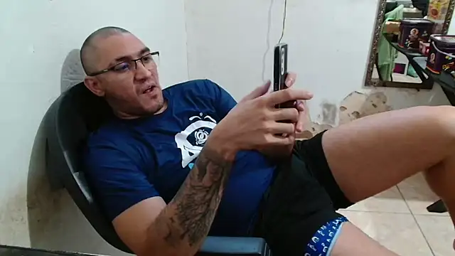 Snapshot of Leonino231 chatting on September 2025 04:53:02 PM Leonino231 online show from September 2025 04:53:02 PM