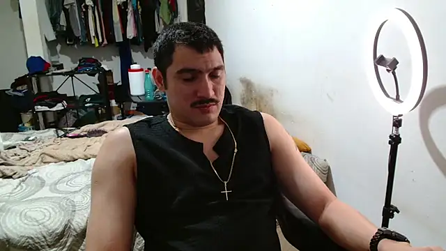 Snapshot of Leonino231 chatting on March 2026 05:33:01 AM Leonino231 online show from March 2026 05:33:01 AM