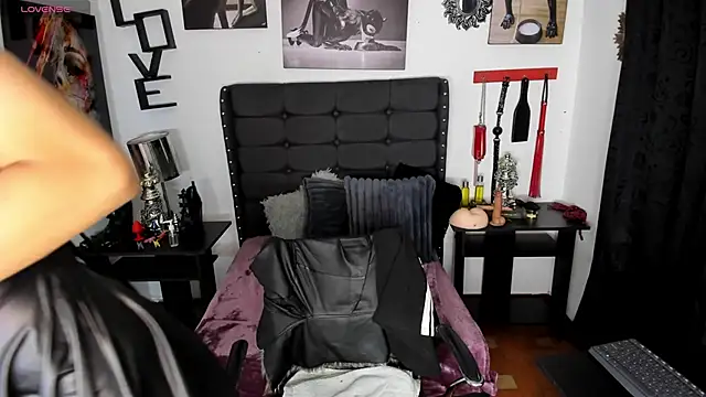 LunarisSmith online show from February 2026 06:04:01 PM