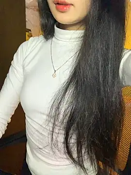 Snapshot of Nhinhi18 chatting on February 2026 03:38:01 PM Nhinhi18 online show from February 2026 03:38:01 PM