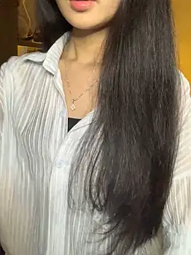 Snapshot of Nhinhi18 chatting on February 2026 04:30:01 PM Nhinhi18 online show from February 2026 04:30:01 PM