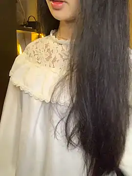 Snapshot of Nhinhi18 chatting on March 2026 04:32:01 PM Nhinhi18 online show from March 2026 04:32:01 PM