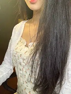 Snapshot of Nhinhi18 chatting on April 2026 02:58:01 PM Nhinhi18 online show from April 2026 02:58:01 PM