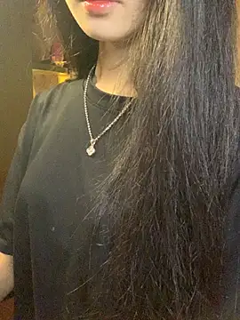 Snapshot of Nhinhi18 chatting on April 2026 03:42:02 PM Nhinhi18 online show from April 2026 03:42:02 PM