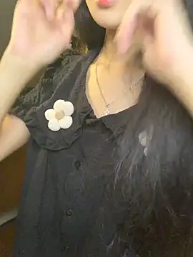 Snapshot of Nhinhi18 chatting on April 2026 03:20:02 PM Nhinhi18 online show from April 2026 03:20:02 PM