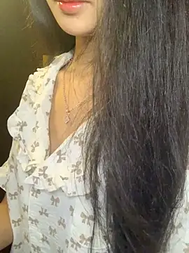 Snapshot of Nhinhi18 chatting on April 2026 03:23:01 PM Nhinhi18 online show from April 2026 03:23:01 PM