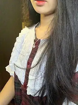 Snapshot of Nhinhi18 chatting on April 2026 02:22:01 PM Nhinhi18 online show from April 2026 02:22:01 PM