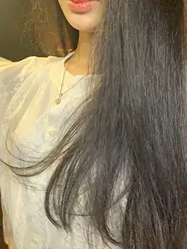 Snapshot of Nhinhi18 chatting on April 2026 03:06:01 PM Nhinhi18 online show from April 2026 03:06:01 PM