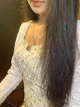 Snapshot of Nhinhi18 chatting on April 2026 02:11:02 PM Nhinhi18 online show from April 2026 02:11:02 PM