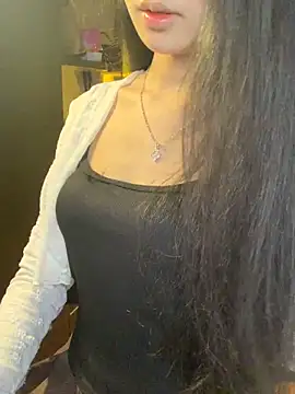 Snapshot of Nhinhi18 chatting on April 2026 03:17:02 PM Nhinhi18 online show from April 2026 03:17:02 PM