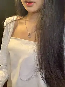 Snapshot of Nhinhi18 chatting on April 2026 03:24:01 PM Nhinhi18 online show from April 2026 03:24:01 PM