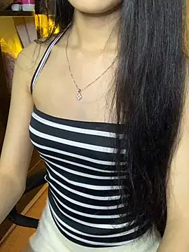 Snapshot of Nhinhi18 chatting on July 2026 03:27:02 PM Nhinhi18 online show from July 2026 03:27:02 PM