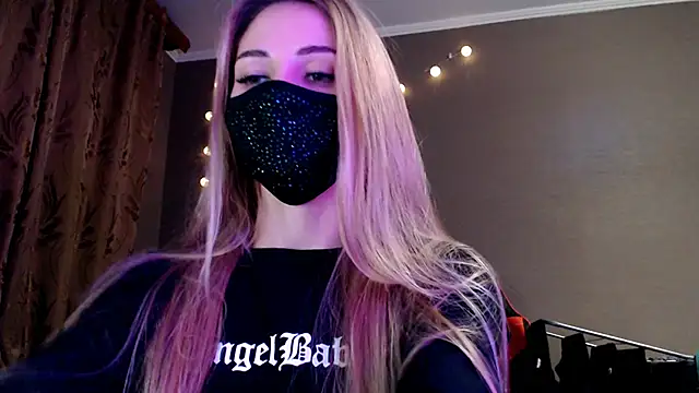 Iris lave online show from December 2025 08:03:01 PM