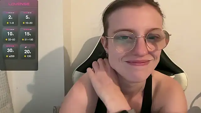 BustyKellyXXX online show from December 2025 03:40:02 PM