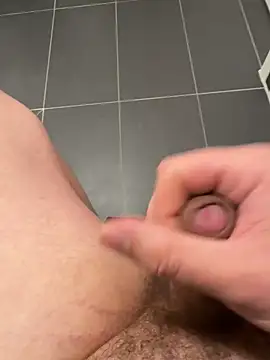 Whitecock1020 online show from February 2026 05:20:01 PM