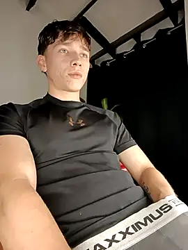 Snapshot of Logan_sixxer chatting on September 2025 10:55:01 PM Logan sixxer online show from September 2025 10:55:01 PM