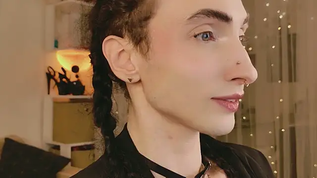 Snapshot of Queen_of_tease chatting on March 2026 06:05:02 PM Queen of tease online show from March 2026 06:05:02 PM