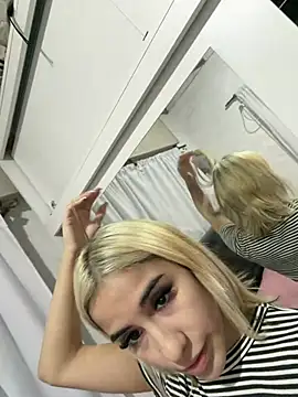 Snapshot of Babylovetiernax chatting on April 2026 10:04:01 PM Babylovetiernax online show from April 2026 10:04:01 PM