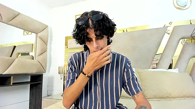 Ibratxandy online show from October 2025 01:34:02 PM