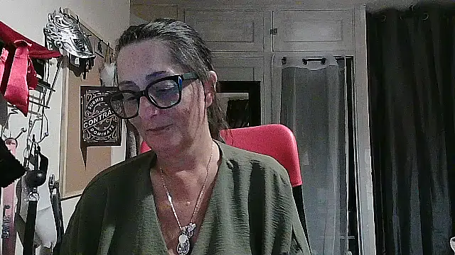 Snapshot of Mistress-Ivy51 chatting on October 2025 05:54:02 PM Mistress-Ivy51 online show from October 2025 05:54:02 PM