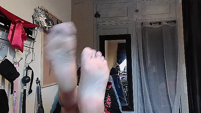 Snapshot of Mistress-Ivy51 chatting on October 2025 06:45:01 AM Mistress-Ivy51 online show from October 2025 06:45:01 AM