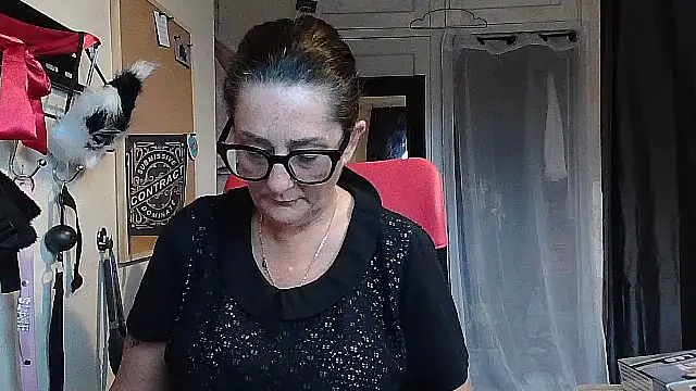 Snapshot of Mistress-Ivy51 chatting on October 2025 07:42:02 AM Mistress-Ivy51 online show from October 2025 07:42:02 AM