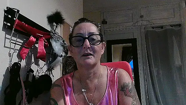 Snapshot of Mistress-Ivy51 chatting on October 2025 06:25:01 AM Mistress-Ivy51 online show from October 2025 06:25:01 AM