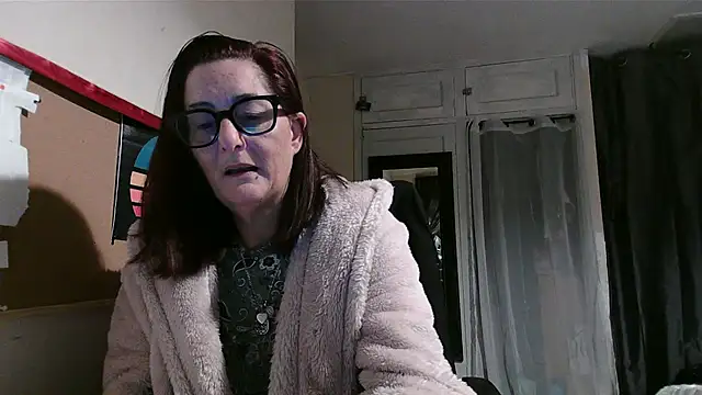 Snapshot of Mistress-Ivy51 chatting on November 2025 06:23:01 AM Mistress-Ivy51 online show from November 2025 06:23:01 AM