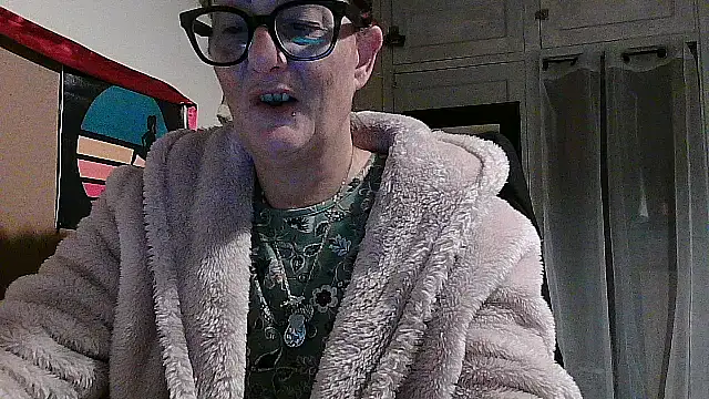 Snapshot of Mistress-Ivy51 chatting on November 2025 06:08:01 AM Mistress-Ivy51 online show from November 2025 06:08:01 AM