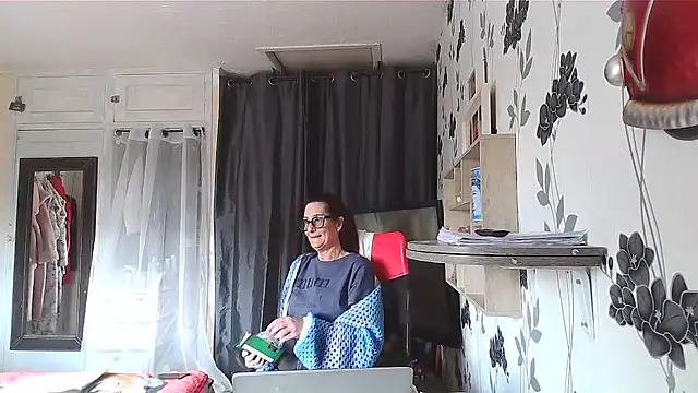 Snapshot of Mistress-Ivy51 chatting on April 2026 12:41:01 PM Mistress-Ivy51 online show from April 2026 12:41:01 PM