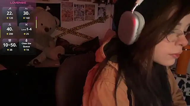 PixelKitty  online show from December 2025 04:45:01 PM