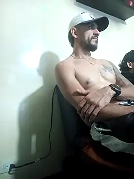 Snapshot of andrusstik chatting on October 2025 05:17:02 AM andrusstik online show from October 2025 05:17:02 AM