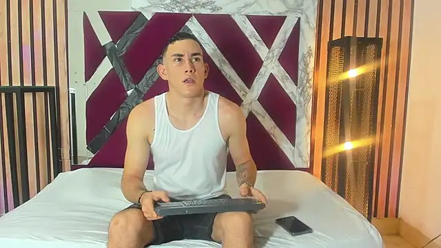 PeterBowel online show from December 2025 12:06:01 AM