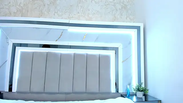 melodycharlotte online show from September 2025 12:06:01 PM