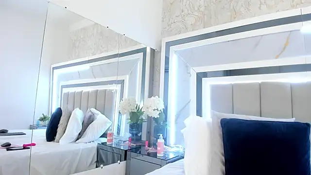 melodycharlotte online show from October 2025 11:27:02 AM