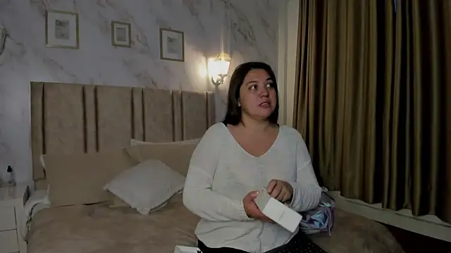 Paula And online show from January 2026 11:25:02 AM