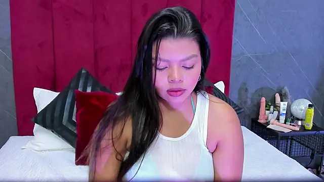 Snapshot of SiennaMonroe_ chatting on September 2025 07:49:02 PM SiennaMonroe  online show from September 2025 07:49:02 PM