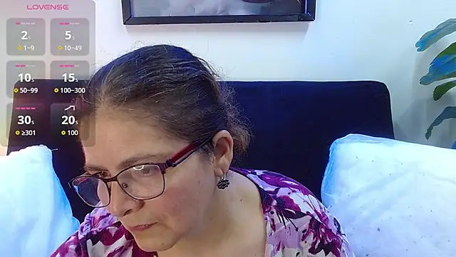 Linda banks  online show from September 2025 01:52:01 AM