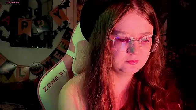 Sienna-Cow online show from October 2025 01:01:02 PM