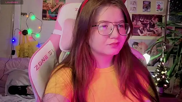 Sienna-Cow online show from December 2025 05:21:01 PM